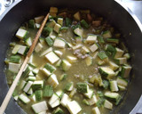 Foto del paso 3 de la receta: Picadillo de pavo con ejotes y calabacitas en salsa verde