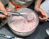 Foto del paso 2 de la receta: Shots de yogurt y frutos rojos