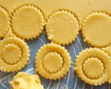 Diós linzerkoszorú recept fázis 2 fotója