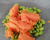 Foto del paso 9 de la receta: Boniatos rellenos de edamame con salsa de queso feta