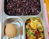 รูปขั้นตอนการทำที่ 5 ของ กะเพราไก่ไข่ต้ม เมนูข้าวกล่อง