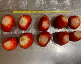 A picture of step 4 of Cream-in Frozen Strawberry.