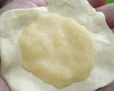 Foto langkah ke 5 dari resep Bakpia isi ubi ungu masak teflon.