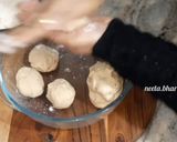 A picture of step 6 of Pizza Paratha (without onion & garlic).