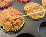 Foto langkah ke 4 dari resep Oatmeal Muffins with Cinnamon and Sweet Apple.