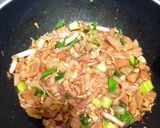 Foto langkah ke 3 dari resep Kwetiau Goreng ala Solaria.