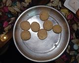 A picture of step 3 of Jaggery coconut ladoo.