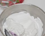 Foto langkah ke 4 dari resep Strawberry Omelette Bbang - Korean Omelette Cake.