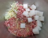 รูปขั้นตอนการทำที่ 1 ของ ฟองเต้าหู้ยัดไส้หมูสับต้นหอมโมจิ