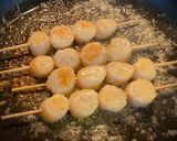 Une image de l'étape 5 de Brochette de pétoncles et crème de poivrons.