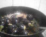 A picture of step 2 of Brinjal curry.