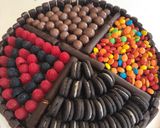 Foto del paso 5 de la receta: Torta golosinera de chocolate con frambuesas