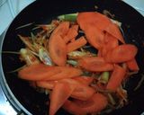 Foto langkah ke 5 dari resep Sup jamur asam pedas.