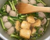 Foto langkah ke 5 dari resep Easy Cooking: Simple Indonesian Meatball Soup (Bakso Kuah).