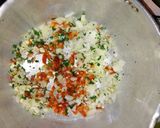 Foto del paso 2 de la receta: Guisito de coditos con trozado de pollo (bien argentino)