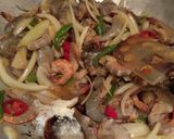 Foto langkah ke 2 dari resep Udang Goreng Mentega.