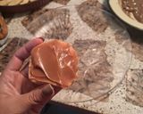 Foto del paso 11 de la receta: Alfajores de limón rellenos con dulce de leche y corazón de ganache de chocolate