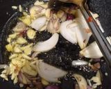 Foto langkah ke 2 dari resep Kerang Dara Saus Asam Manis.