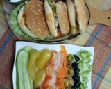A picture of step 6 of Fresh vegetables burger.