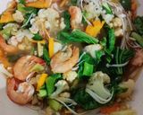 Foto langkah ke 3 dari resep Cah Sayur Kembang Kol dan Udang.