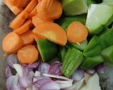 Foto langkah ke 2 dari resep Mamaci Sayur Sup Oyong Sederhana.