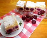 Tejfölös meggyes pite recept fázis 10 fotója