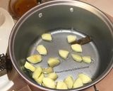A picture of step 3 of Apple peel tea.