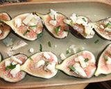 Foto del paso 3 de la receta Brevas con queso azul de Taramundi y hierbabuena picada
