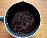 Foto del passaggio 12 della ricetta Cheesecake al cioccolato bianco con ganache al cioccolato fondente