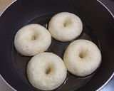 Foto langkah ke 4 dari resep Donat Maizena.
