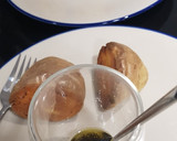 Foto del paso 4 de la receta: Ensalada fresca y distinta con patatas asadas con trufa