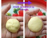 Foto langkah ke 5 dari resep 69. Pisang Bolen Cokju Simple.