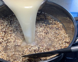 Foto del paso 4 de la receta: Arroz meloso con jamón ibérico, Idiazábal y alcachofa