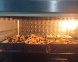 Foto langkah ke 4 dari resep Puding roti tawar panggang.