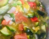 Foto del paso 2 de la receta: TERRINA DE ZAPALLITOS 🫑🧀🥒🧅🥚🍅🧀🌶🥚🫑🍅🌶🧅👏🧑🏻🍳