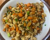 รูปขั้นตอนการทำที่ 5 ของ ข้าวต้มอกไก่สับผัดกระเทียม