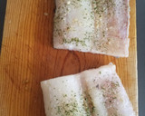 Foto del paso 3 de la receta: Lomos de merluza con salsa marinera