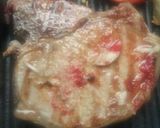 Foto del paso 2 de la receta: Chuletas de cerdo con pimentón y una suave pasta de ajo 😉