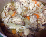 Foto del paso 2 de la receta: Pollo guisado en crudo en su jugo