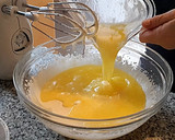 Foto del paso 7 de la receta: Bizcocho Marmolado