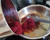A picture of step 5 of Beetroot chutney.