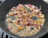 Une image de l'étape 6 de Pommes de terre sautées à l'oignon rouge.