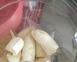 Foto langkah ke 2 dari resep Banana Nutella Smoothie.