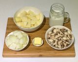 A picture of step 1 of 🍄Potato and Mushroom Cream Soup.