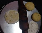 मक्के की रोटी (makke ki roti recipe in Hindi) रेसिपी चरण 2 फोटो