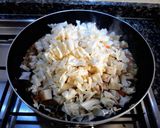 Foto del paso 3 de la receta: Patatas rellena de carne con verduras y bechamel gratinada