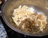 Foto del paso 2 de la receta: Sopa de chirivía y cebolla caramelizada