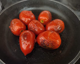 Foto del paso 6 de la receta: Carne en salsa con tomates asados, patatas y pimientos fritos