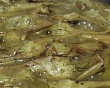 Foto del paso 5 de la receta Alcachofas con almejas en salsa verde