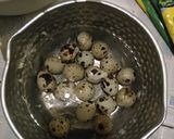 Foto langkah ke 2 dari resep Tumis kangkung terasi telur puyuh.